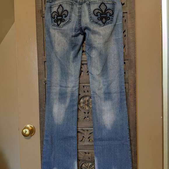 Light Wash - Distressed Ladies Jeans - Picture 6 of 6